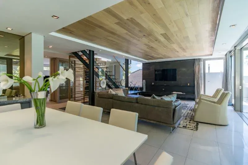 Villa Pascal in Camps Bay – photo 18