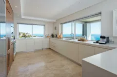 Theresa Luxe - Luxury Villa with pool & ocean views in Bakoven – photo 18 thumbnail