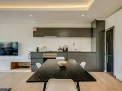 D on S Apartment in Three Anchor Bay – photo 9 thumbnail