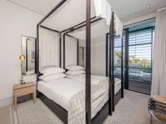 Loader Villa in Green Point – photo 3 thumbnail