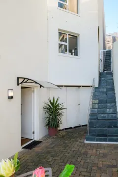 CBT Suite in Camps Bay – photo 24 thumbnail