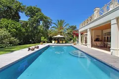 Constantia Heights Villa in Constantia – photo 1 thumbnail
