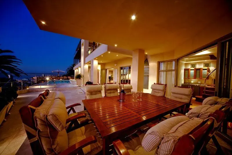 Kloof Road Villa in Bantry Bay – photo 8