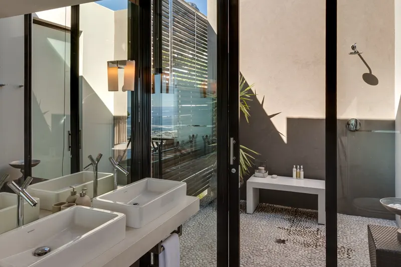 Serenity Villa in Camps Bay – photo 25