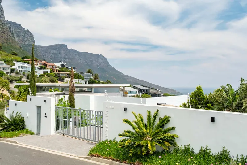 Sunset Sanctuary in Camps Bay – photo 24