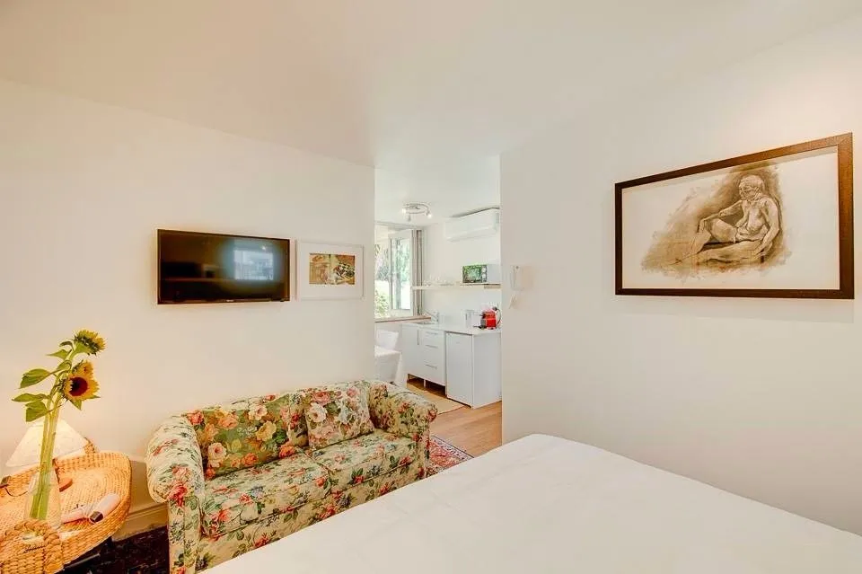 property_1da3d400-0268-4fc4-936e-2ae6f7aac7c8_9