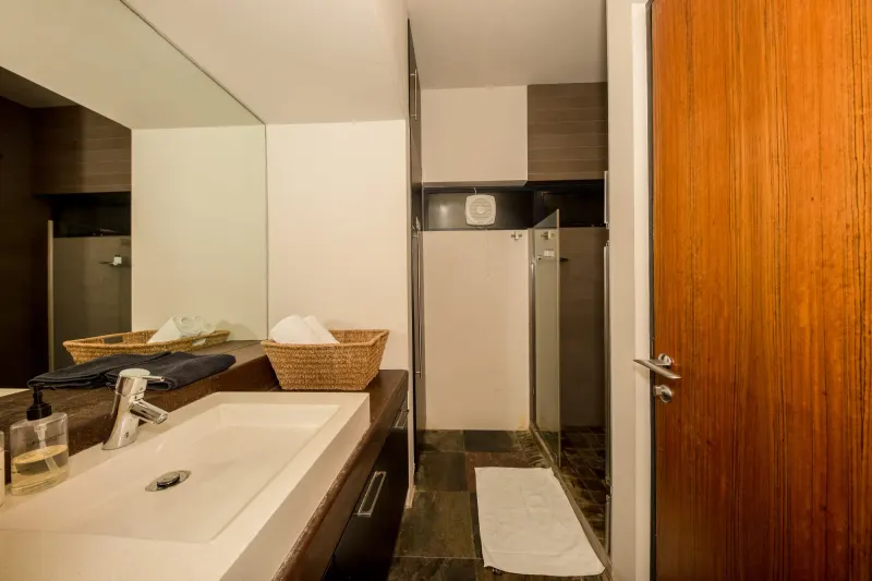 Rhine Stone in Sea point – photo 17