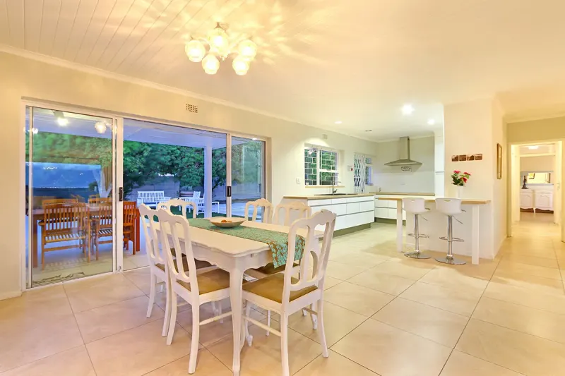Pentz Drive Villa in Flamingo Vlei – photo 8