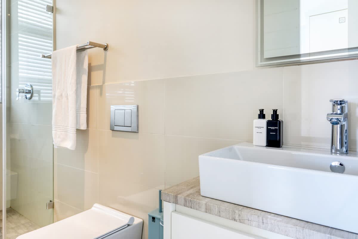 property_1e1a8dda-3a6a-4f5c-99dc-8e0dbaf48903_24