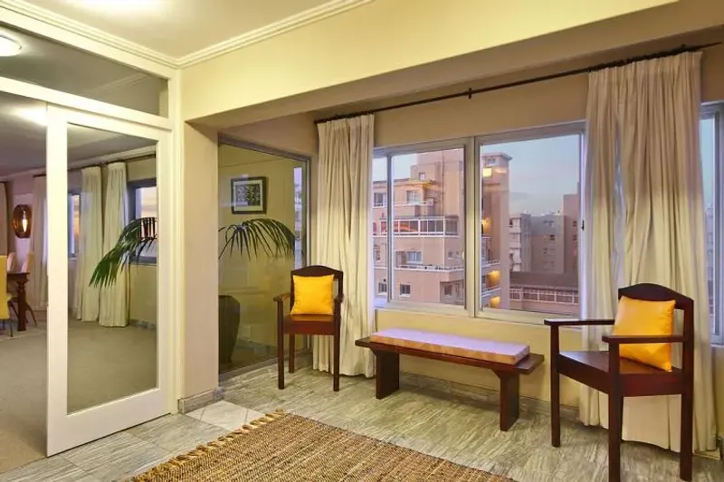Beach Road Penthouse in Sea Point – photo 3