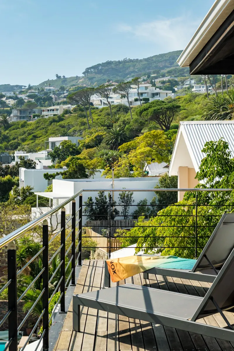 Central Escape in Camps Bay – photo 25