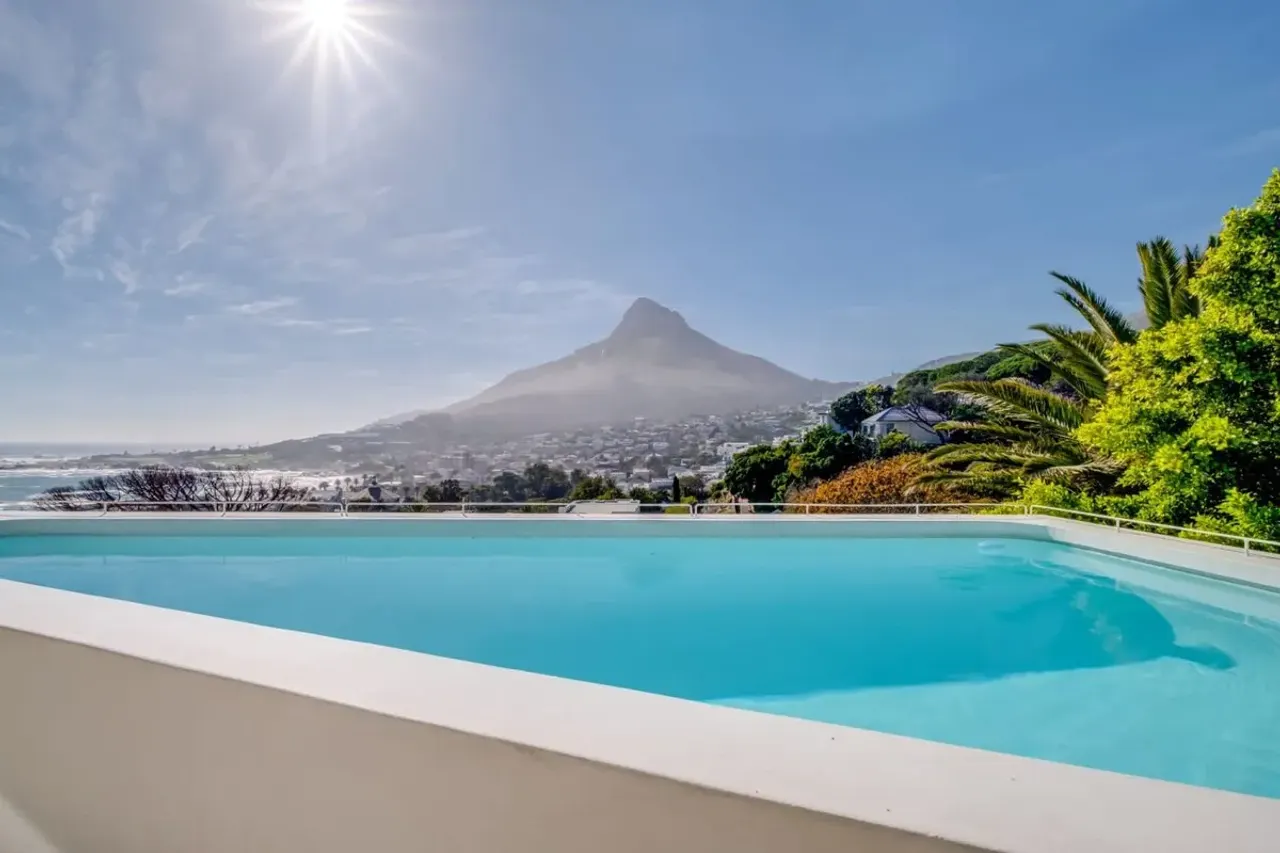Silvertree in Camps Bay