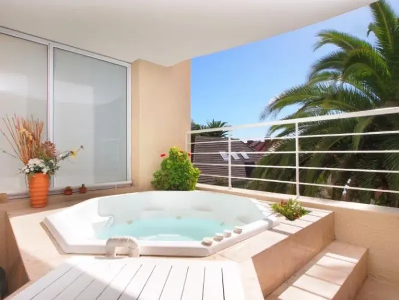 Ravine Road Apartment in Bantry Bay – photo 2