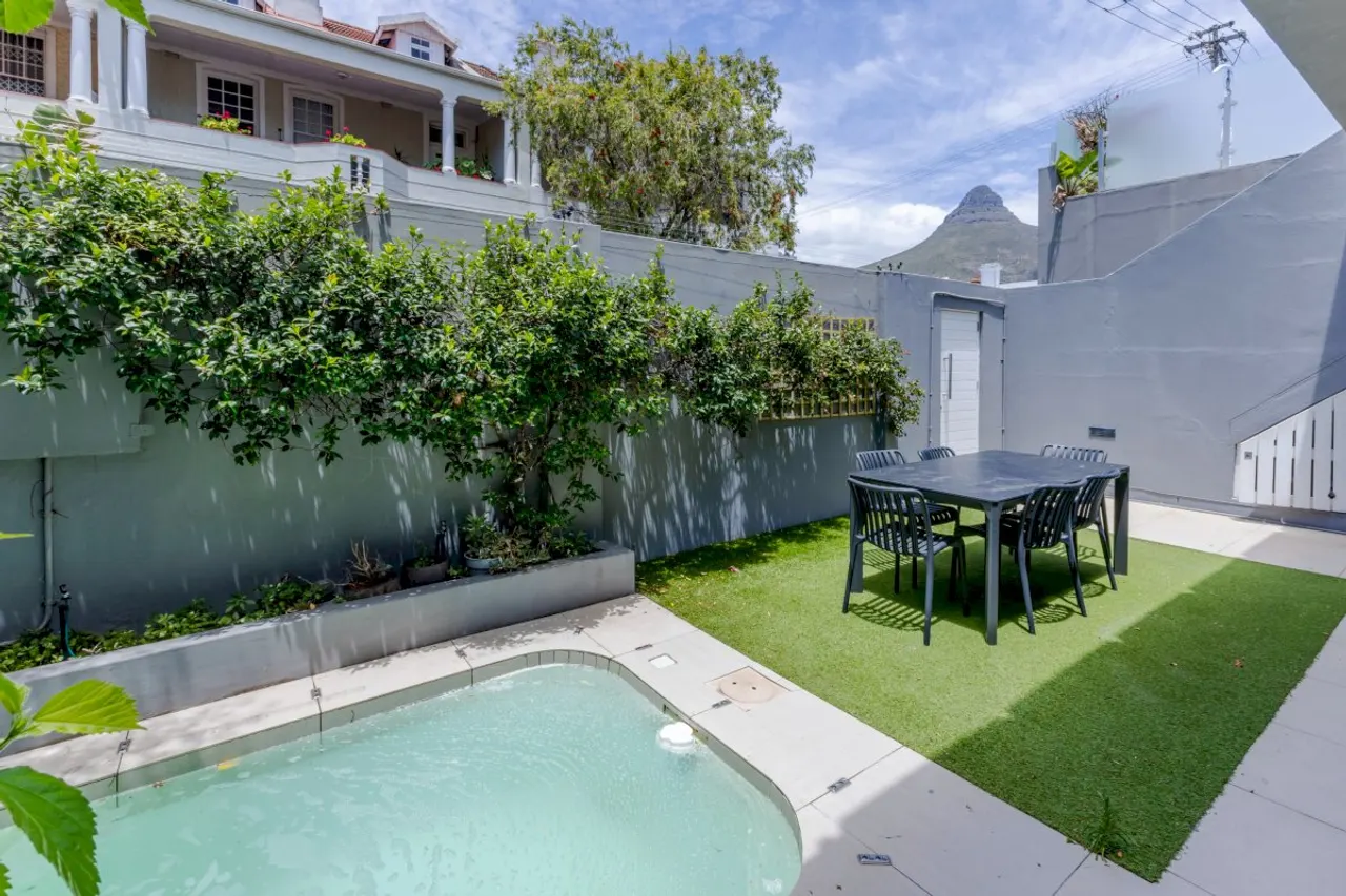 Sea Point Select in Sea Point