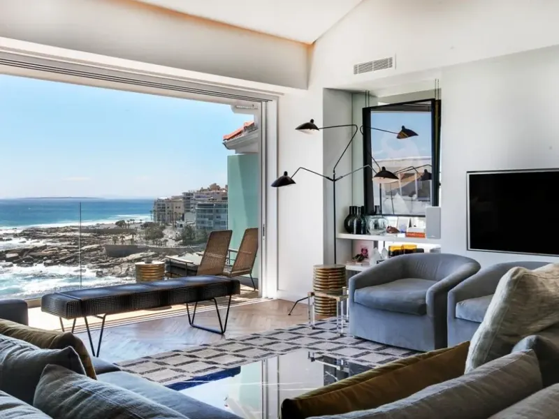 Bantry Bay Conway Court in Bantry Bay – photo 5