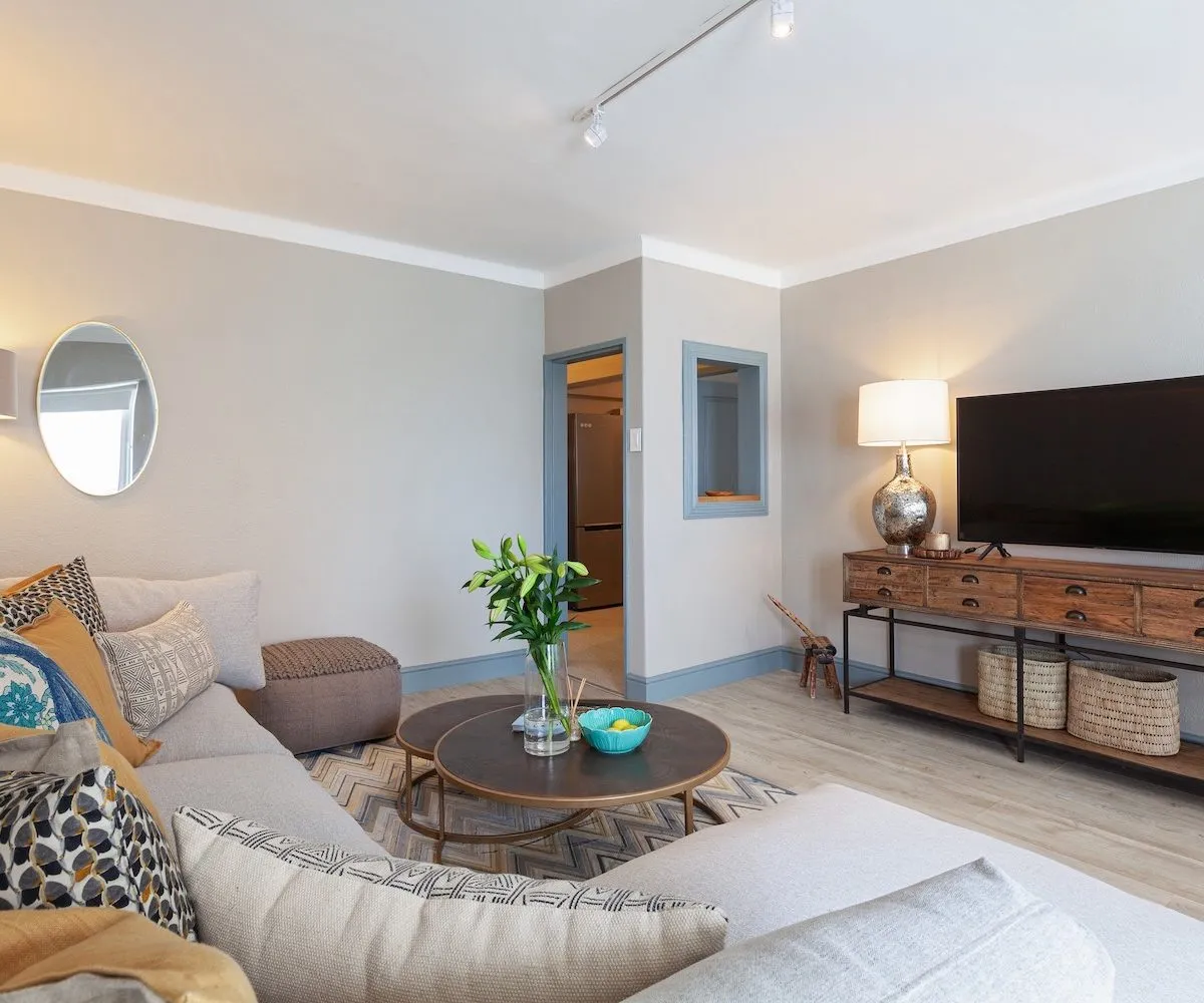 property_1f9811c7-38bc-42ea-8591-bc292c3045f3_1