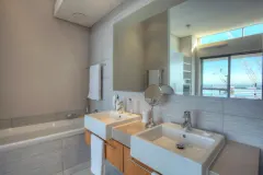 Harbour Bridge Apartment-515 in V&A Waterfront – photo 7 thumbnail