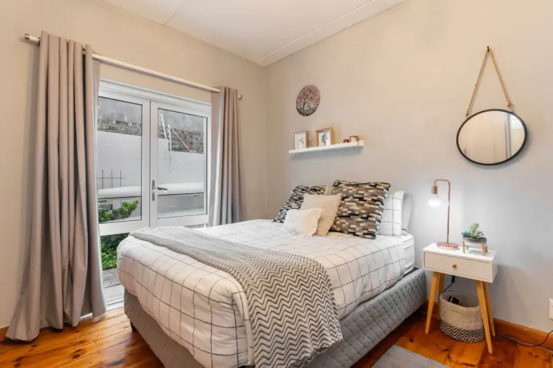 42 on Victoria - Camps Bay beach bungalow in Bakoven – photo 1