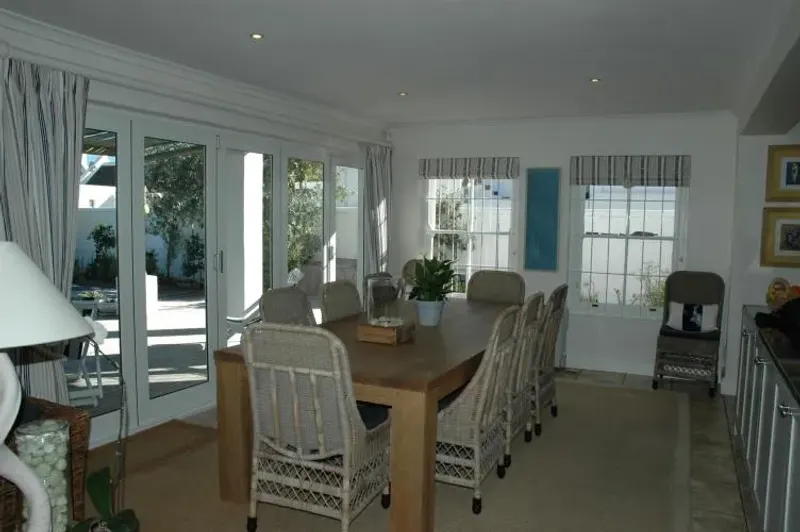 Kommetjie Way Beach House in Klein Slangkop – photo 4