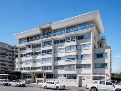 Beach Azura in Mouille Point – photo 15 thumbnail
