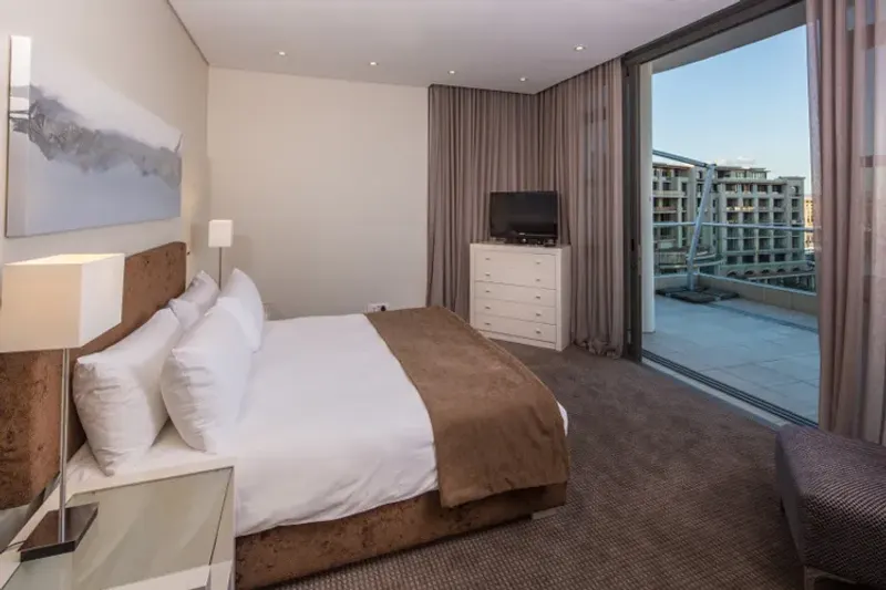 Lawhill Penthouse in V&A Waterfront – photo 14