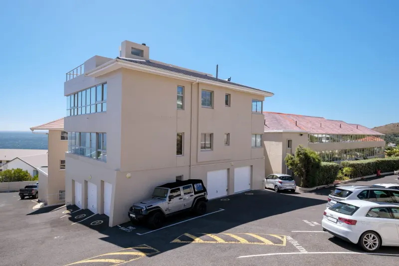 Sea Escape in camps bay – photo 22