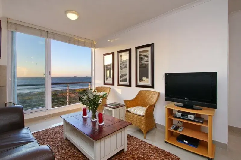 Neptune Isle 202 in Lagoon Beach – photo 3