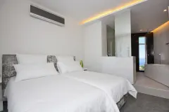 Victoria Rd Luxury Penthouse in Bakoven – photo 9 thumbnail