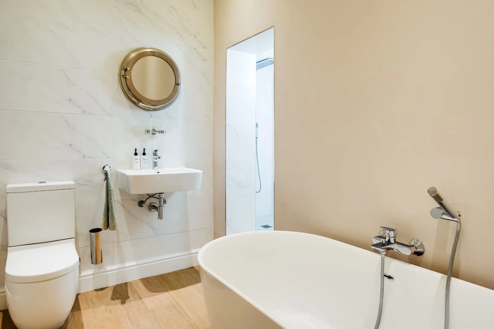 property_215a73ac-af42-4974-a439-4938b146519e_19