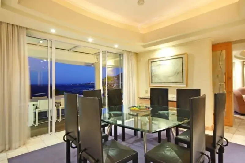 Bali Bay Beach and Mountain Retreat in Camps Bay – photo 12