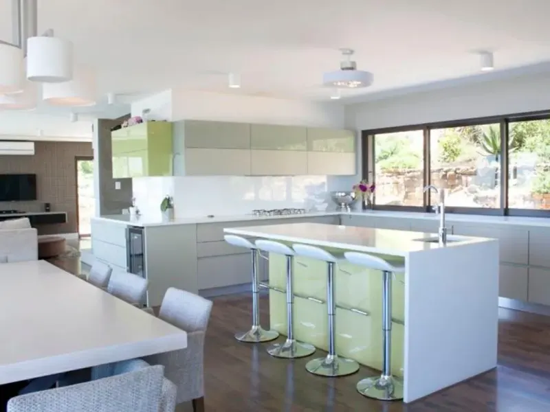 Camps Bay Upper Villa in Bakoven – photo 17