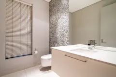 Amara Lincoln in Camps Bay – photo 5 thumbnail