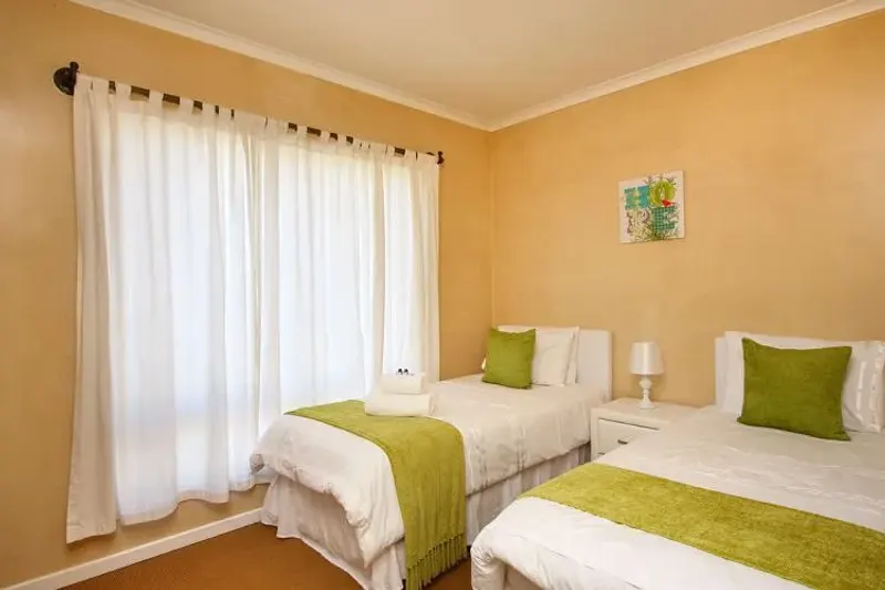 Leisure Bay 201 in Lagoon Beach – photo 2