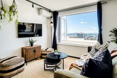 Views for Days in Green Point – photo 8 thumbnail