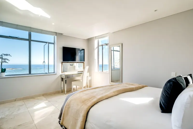 Beach Vistas in Camps Bay – photo 18