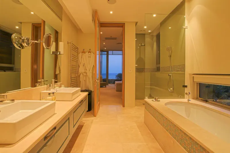 Bantry Bay Villa in Bantry Bay – photo 23