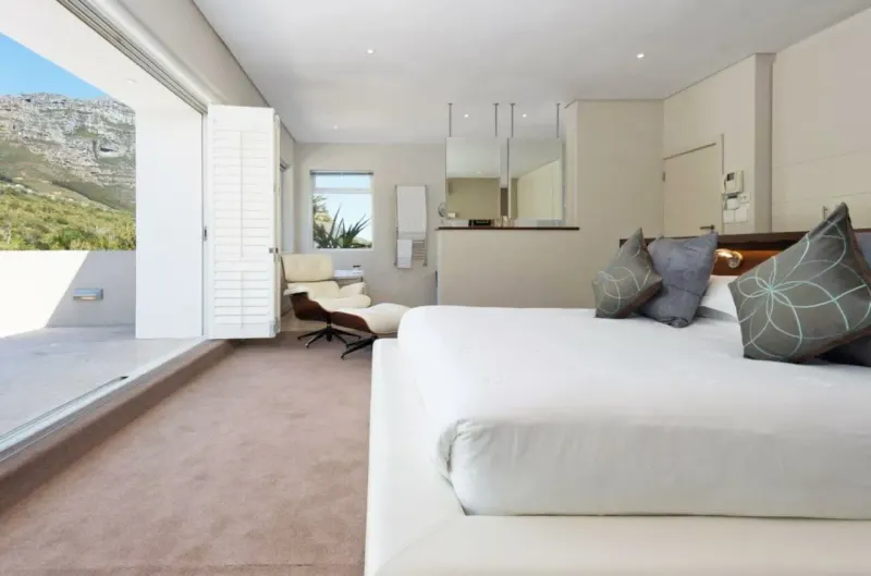 Theresa Luxe - Luxury Villa with pool & ocean views in Bakoven – photo 20