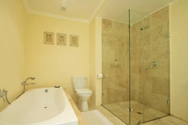 property_23d82c72-cc8c-4c64-9d8d-8ede0bad770e_9