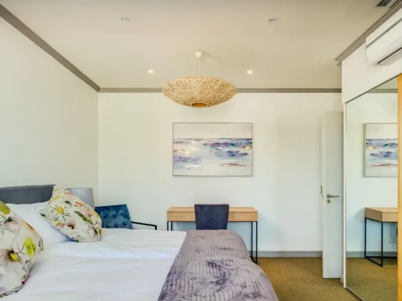 Majolica Apartment in Mouille Point – photo 10