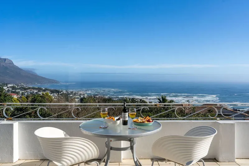 Picasso Villa in Camps Bay – photo 1