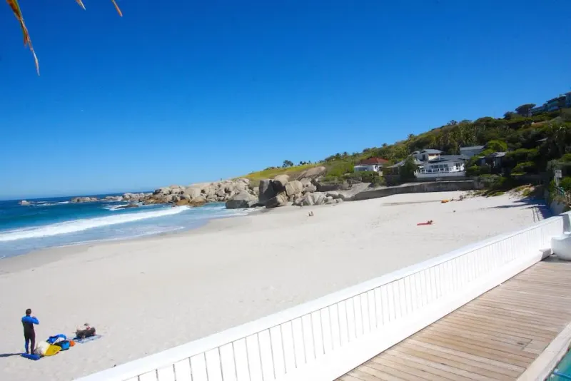 Glen Beach Bungalow in Camps Bay – photo 11