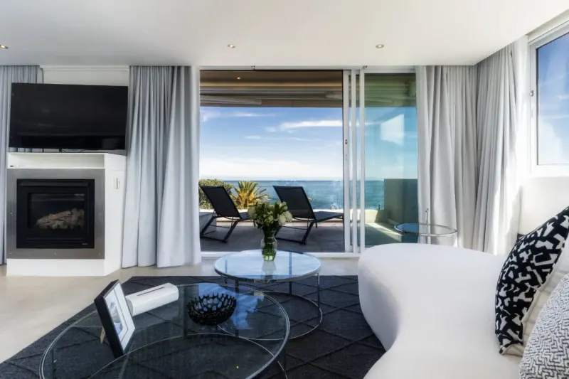 The Crescent Villa in Camps Bay – photo 9