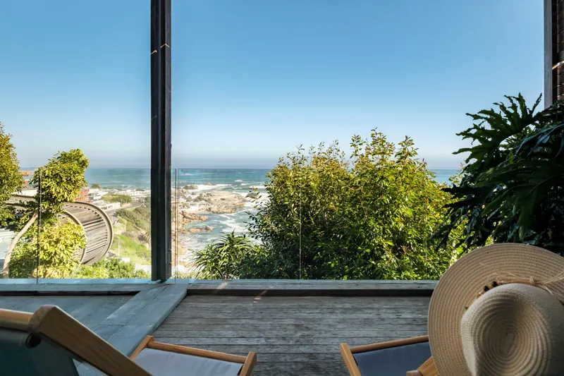 Coral Sea in camps bay – photo 20