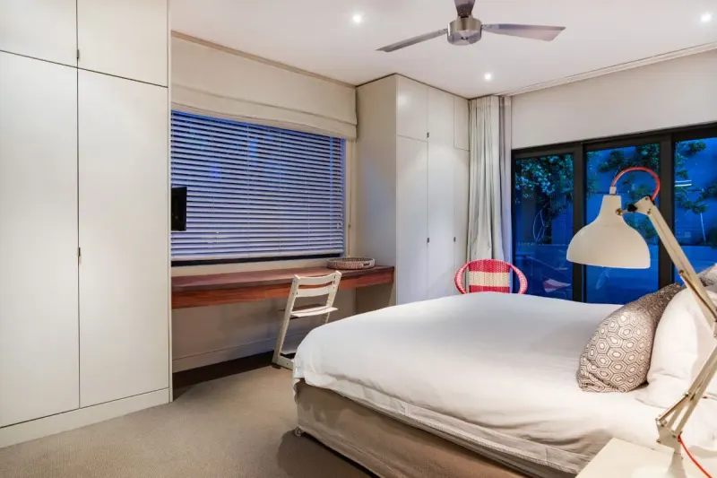 Eames Villa in Camps Bay – photo 16