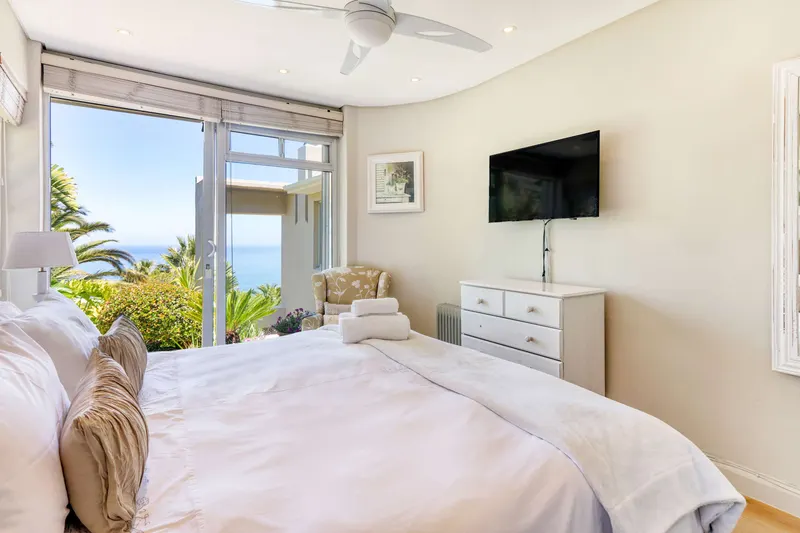 Camps Bay Sunsets in Bakoven – photo 27