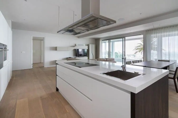 property_25d578d4-b803-4399-bc18-12da22e8fcd9_13