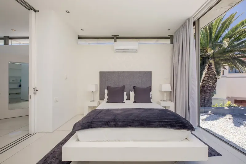 15 Views Penthouse in Camps Bay – photo 23