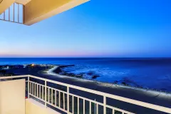 Atlantic Spray Apartment in Mouille Point – photo 2 thumbnail