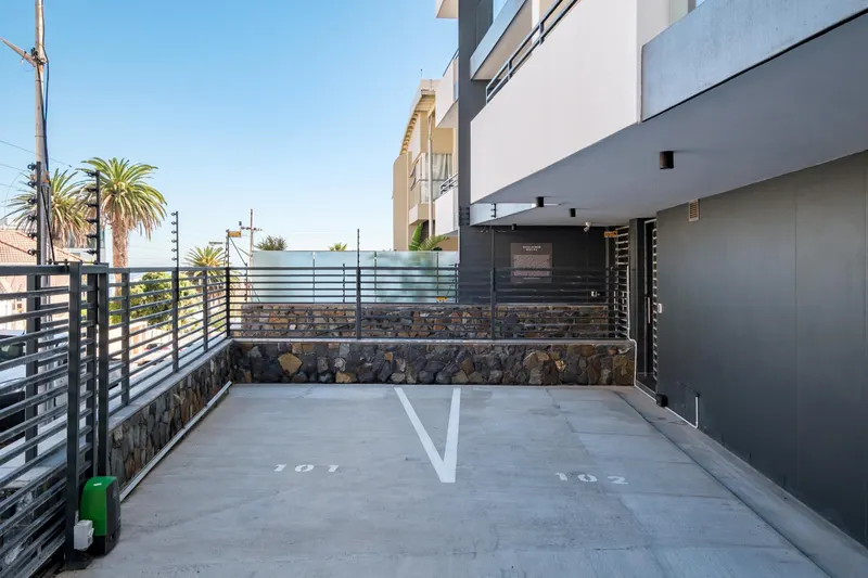 Bantry Suite (101) in Bantry Bay – photo 23