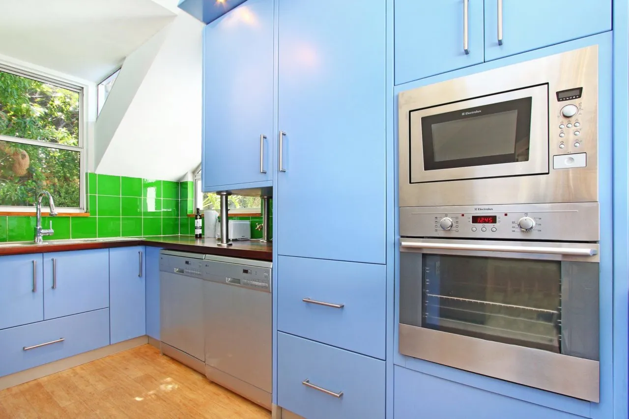 property_281d9afc-b250-4e60-9fea-e9069e392e70_16